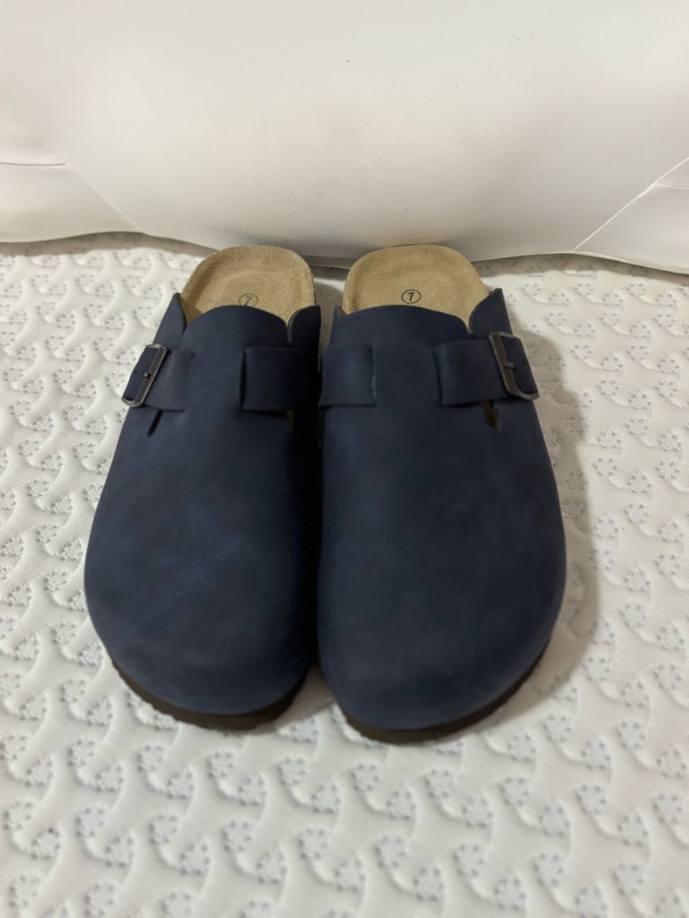 Slip-on Clogs - Picture 2 of 5